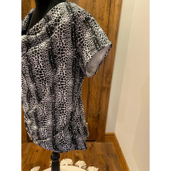 Cato Blouse Womens Plus Size XL Top Cap Sleeve Black & White Print Casual - Picture 3 of 7
